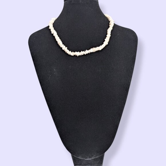 (2/$20) Vintage Beaded Shell Necklace - Picture 2 of 5